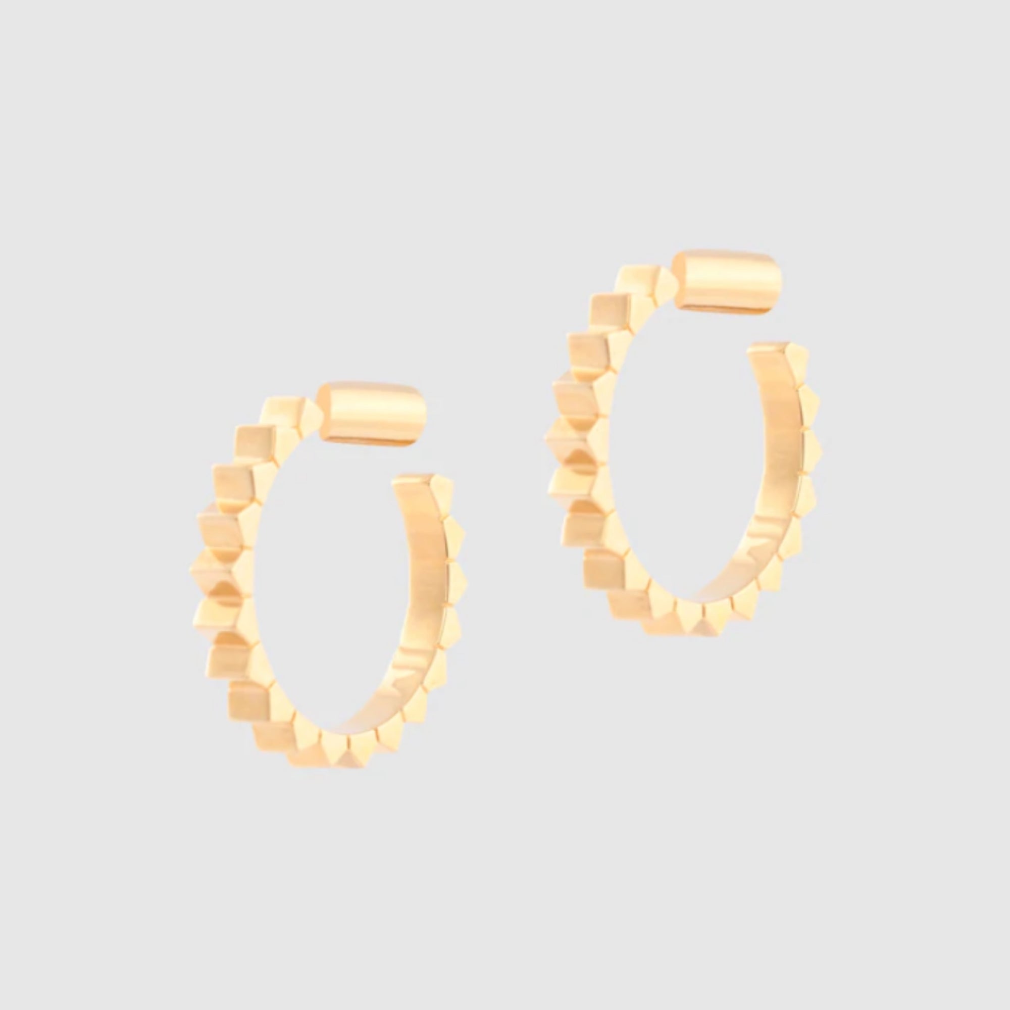 KM JEWELRY: PRISM STUD MEDIUM HOOP EARRINGS